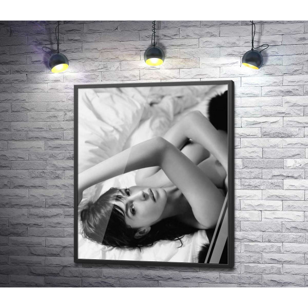 Привлекательная актриса Моника Беллуччи (Monica Bellucci) на эротическом фото