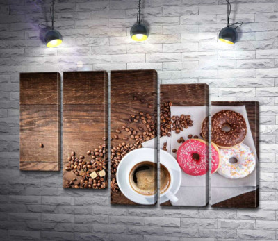 Гірке еспресо із солодкими донатсами