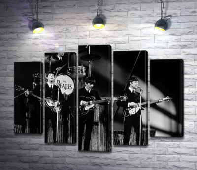 Модульная картина "Молодая группа The Beatles на своем концерте"