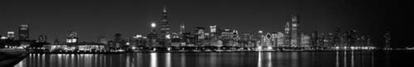 Ночная панорама черно-белого Чикаго