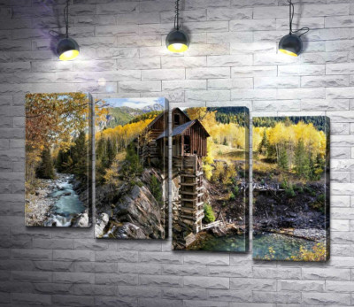 Хрустальная мельница (Crystal Mill) среди осенних гор штата Колорадо