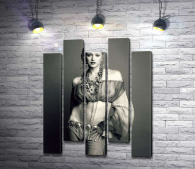 Модульна картина "Струнка Мадонна (Madonna) позує у прозорому топі"