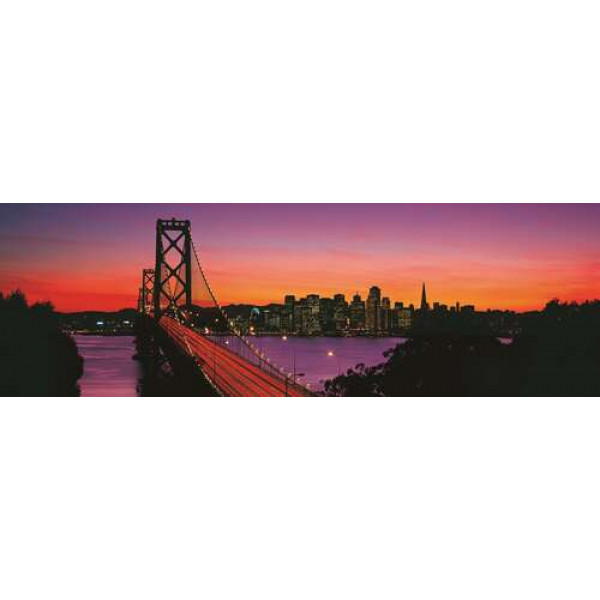 Міст Бей-Брідж (Bay Bridge) веде до вечірнього Сан-Франциско 