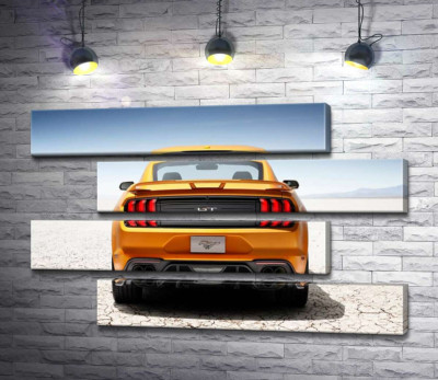 Модульна картина "Жовтий автомобіль Ford Mustang GT серед пустелі"