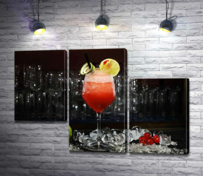 Модульна картина "Соковитий коктейль Cape Codder з ягідним присмаком"