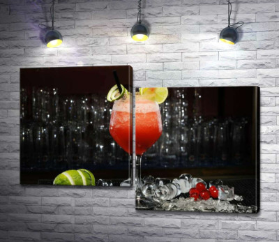 Модульная картина "Сочный коктейль Cape Codder с ягодным привкусом"