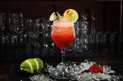 Сочный коктейль Cape Codder с ягодным привкусом