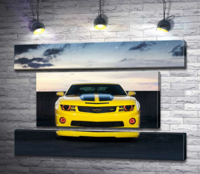 Модульная картина "Блеск желтой поверхности автомобиля Chevrolet Camaro"