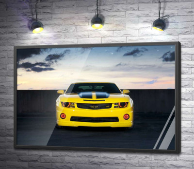 Постер "Блеск желтой поверхности автомобиля Chevrolet Camaro"