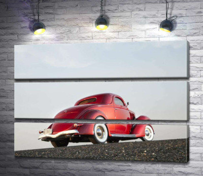 Модульная картина "Компактный автомобиль Ford Coupe штурмует вершину дороги"