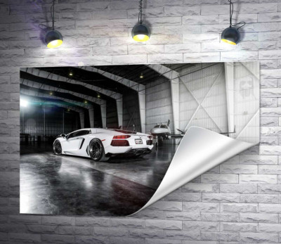 Плавные изгибы сторон в белом автомобиле Ламборгини (Lamborghini Aventador)