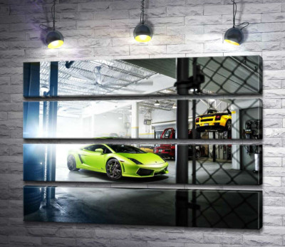 Модульная картина "Яркий зеленый Ламборгини (Lamborghini Gallardo) стоит в тени гаража"
