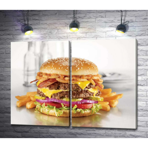 Ситний ланч: подвійний гамбургер з картоплею-фрі