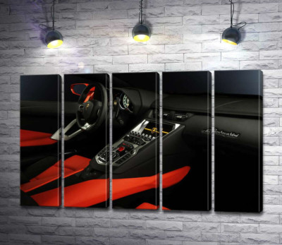 Вишуканий салон автомобіля Ламборгіні (Lamborghini) в червоно-чорних тонах