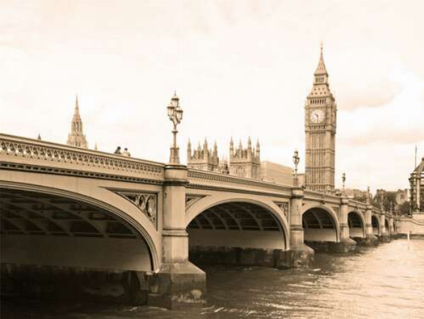 Вежа Біг-Бен (Big Ben) видніється з-за Вестмінтерського мосту (Westminster Bridge)