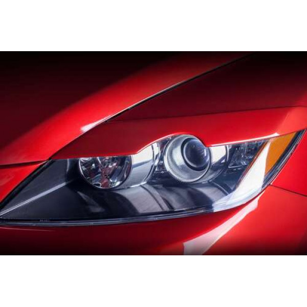 Вигини фари червоного автомобіля Mazda CX-7