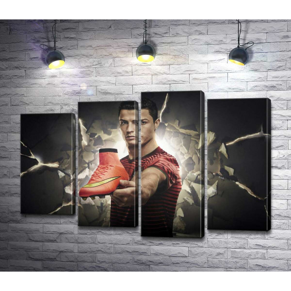 Кріштіану Роналду (Cristiano Ronaldo) рекламує футбольні бутси від фірми Nike