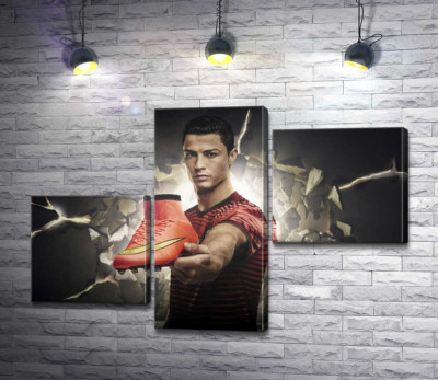 Криштиану Роналду (Cristiano Ronaldo) рекламирует футбольные бутсы от фирмы Nike