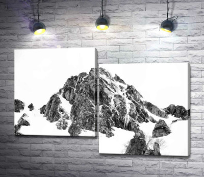 Заснеженые камни вершины горы Монблан (Mont Blanc)
