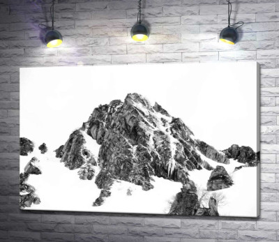 Засніжене каміння вершини гори Монблан (Mont Blanc)