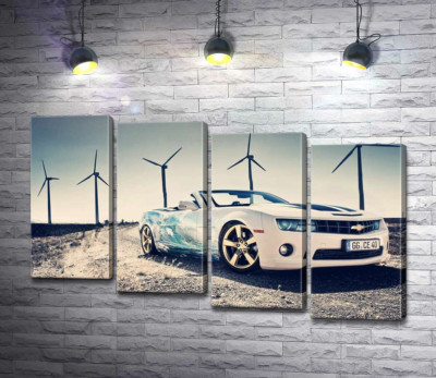 Модульна картина "Білий автомобіль кабріолет Chevrolet Camaro на фоні вітряних електростанцій"
