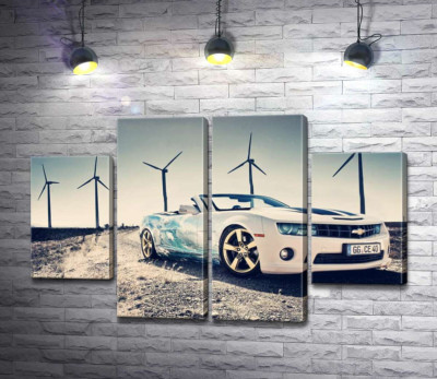 Модульна картина "Білий автомобіль кабріолет Chevrolet Camaro на фоні вітряних електростанцій"