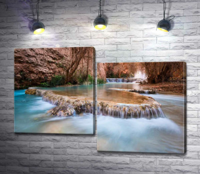 Модульна картина "Каскади прозорої води водоспадів Хавасу (Havasu Falls) серед осінніх дерев"