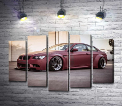Модульна картина "Багряний автомобіль BMW M5 F10 "