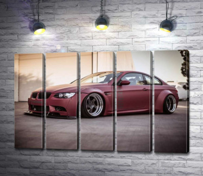 Модульна картина "Багряний автомобіль BMW M5 F10 "