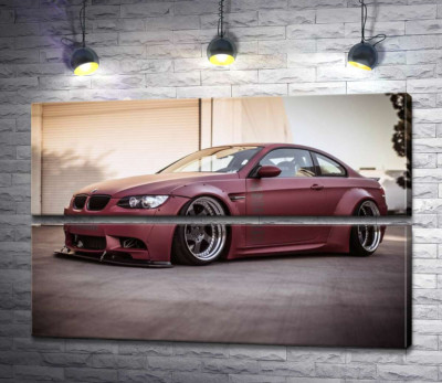 Модульная картина "Багровый автомобиль BMW M5 F10"