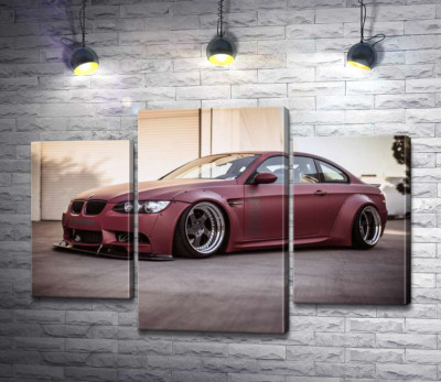 Модульная картина "Багровый автомобиль BMW M5 F10"