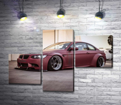 Модульная картина "Багровый автомобиль BMW M5 F10"