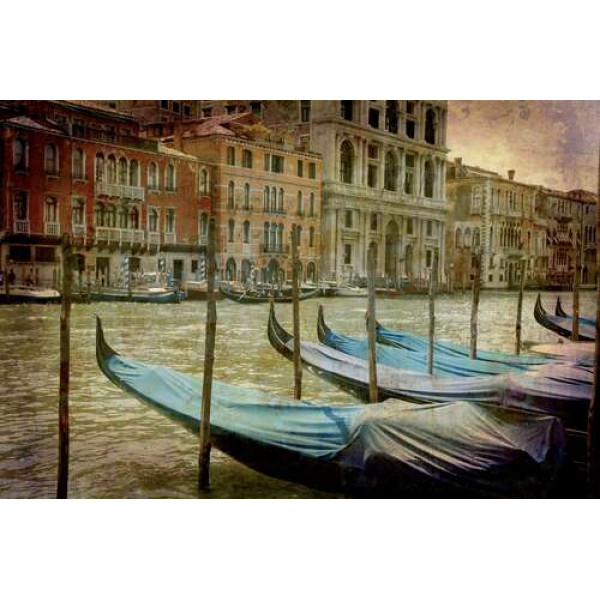 Пристань гондол на водах венеціанського каналу