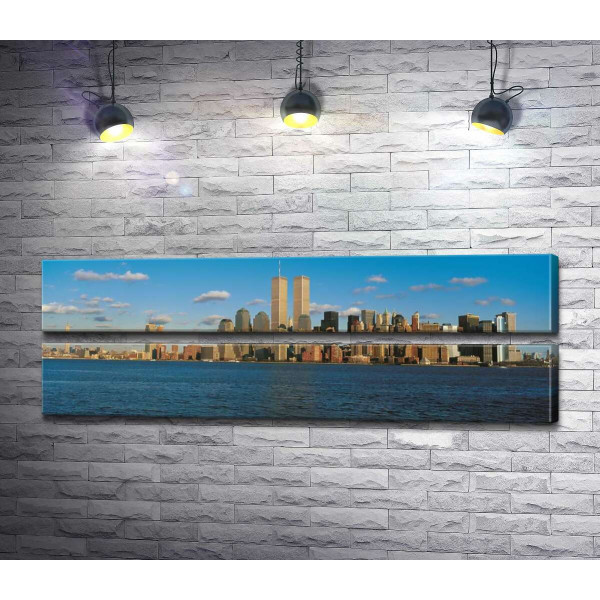 Скупчення хмарочосів Манхеттену (Manhattan) за затокою Нью-Йорк (New York Bay)