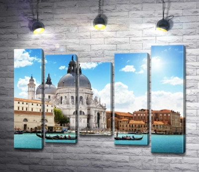 Шедевр барокко, собор Санта-Мария-делла-Салуте (Basilica di Santa Maria della Salute), возвышается над Гранд-каналом (Canal Grande)