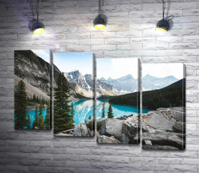 Модульна картина "Вид на озеро Морейн (Moraine Lake) зі скелястої вершини "