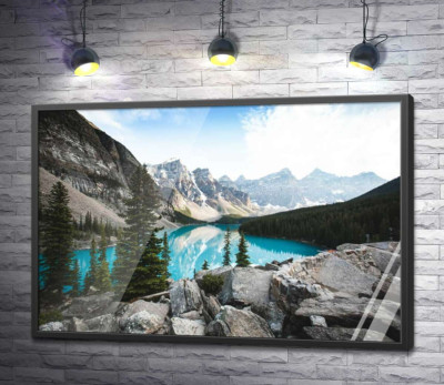Постер "Вид на озеро Морейн (Moraine Lake) зі скелястої вершини "