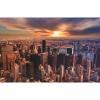 Бронзовые небоскребы Нью-Йорка подпирают вечернее небо