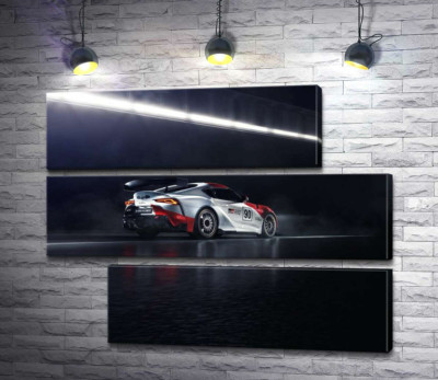 Модульная картина "Гоночный автомобиль Тойота (Toyota GR Supra GT4) разгоняется на трассе"