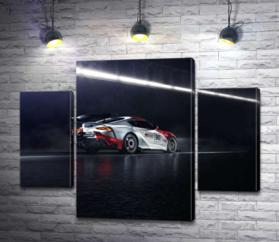 Модульна картина "Гоночний автомобіль Тойота (Toyota GR Supra GT4) розганяється на трасі"