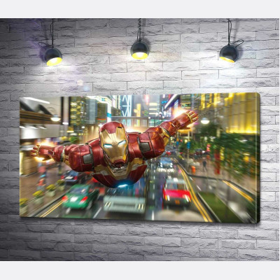 Супергерой Залізна людина (Iron Man) летить над дорогою мегаполісу