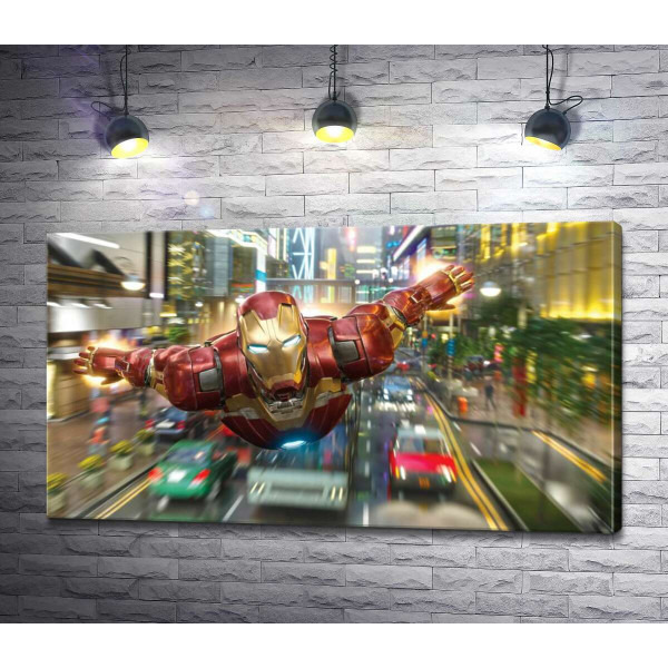 Супергерой Железный человек (Iron Man) летит над дорогой мегаполиса