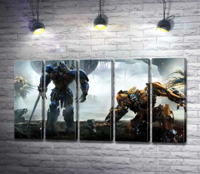 Автоботы Оптимус Прайм (Optimus Prime) и Бамблби (Bumblebee) – герои фильма "Трансформеры" (Transformers)