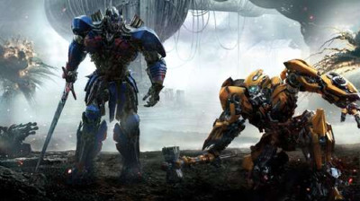 Автоботи Оптімус Прайм (Optimus Prime) та  Бамблбі (Bumblebee) - герої фільму "Трансформери" (Transformers)