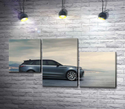 Модульна картина "Втілення британської естетики: автомобіль Ленд Ровер (Land Rover Range Rover Velar)"