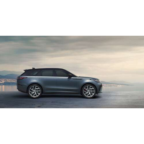 Втілення британської естетики: автомобіль Ленд Ровер (Land Rover Range Rover Velar)
