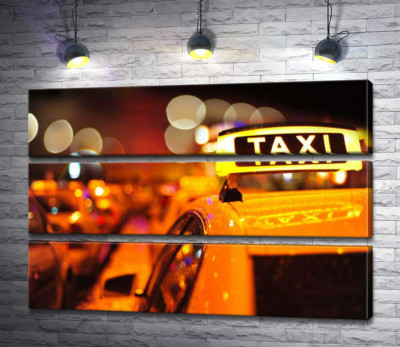 Модульная картина "Желтый маячок "Taxi" на крыше автомобиля"