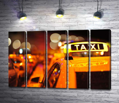 Модульна картина "Жовтий маячок "Taxi" на даху автомобіля"