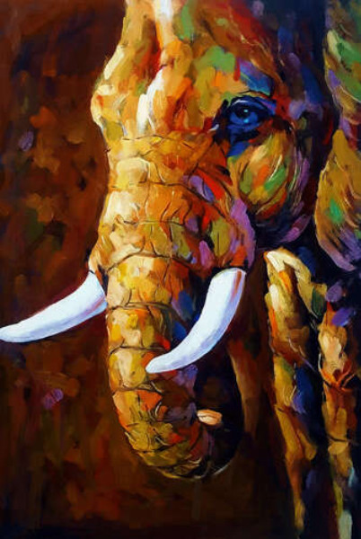 Білосніжні бивні в кольоровому силуеті слона