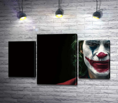 Джокер (Joker) накрашен слоями грима